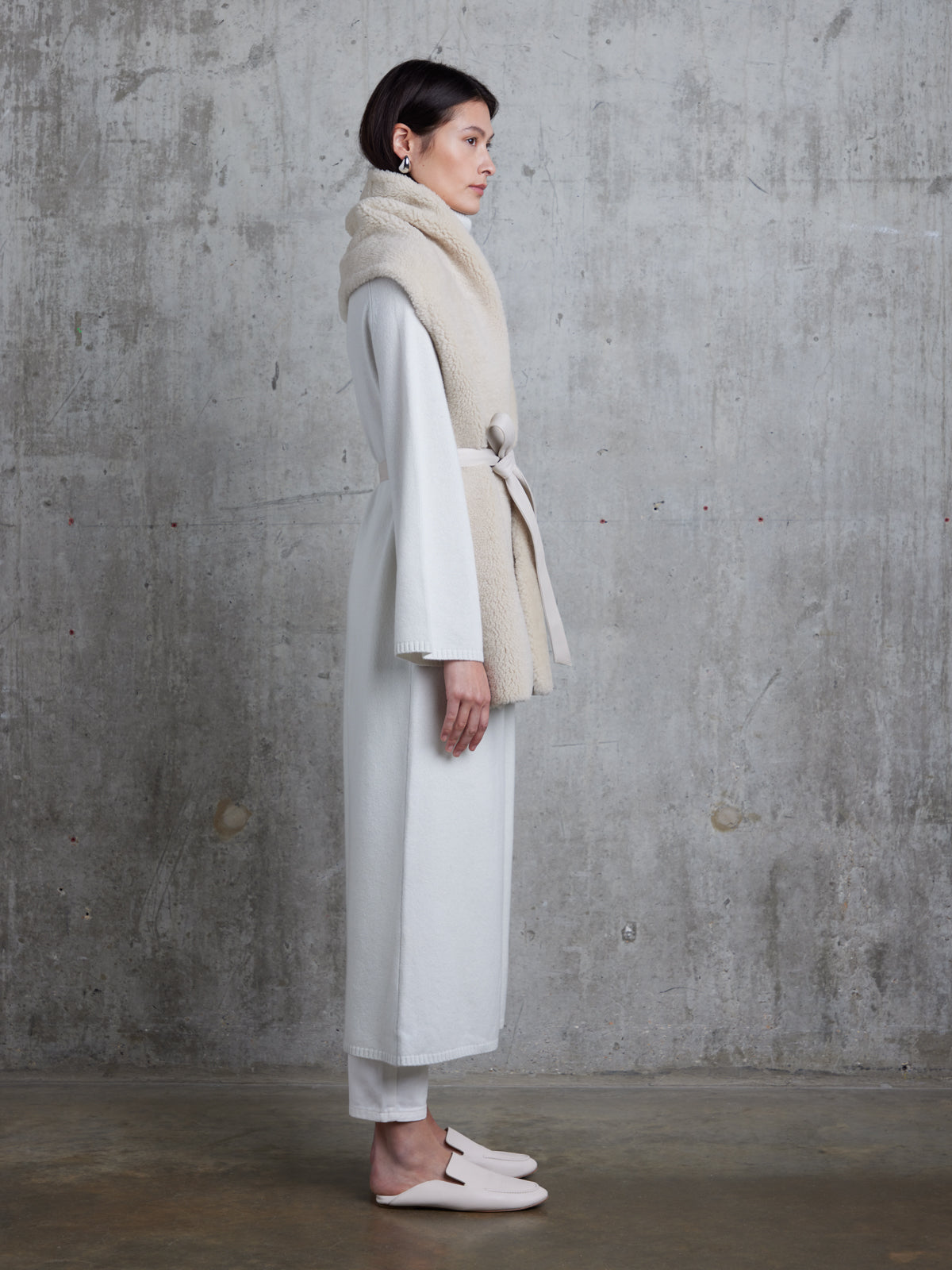 Merino Cream Shearling Belt Scarf | Womens | Gushlow & Cole-full length model side