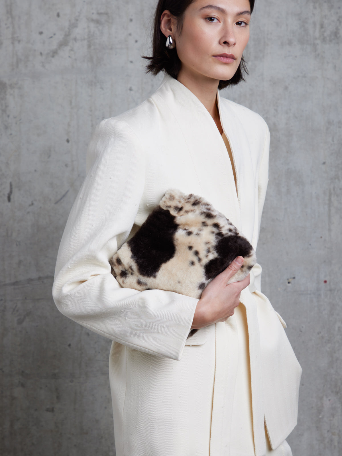 Pintos Soft Shearling Clutch Bag | Womens | Gushlow & Cole - model crop