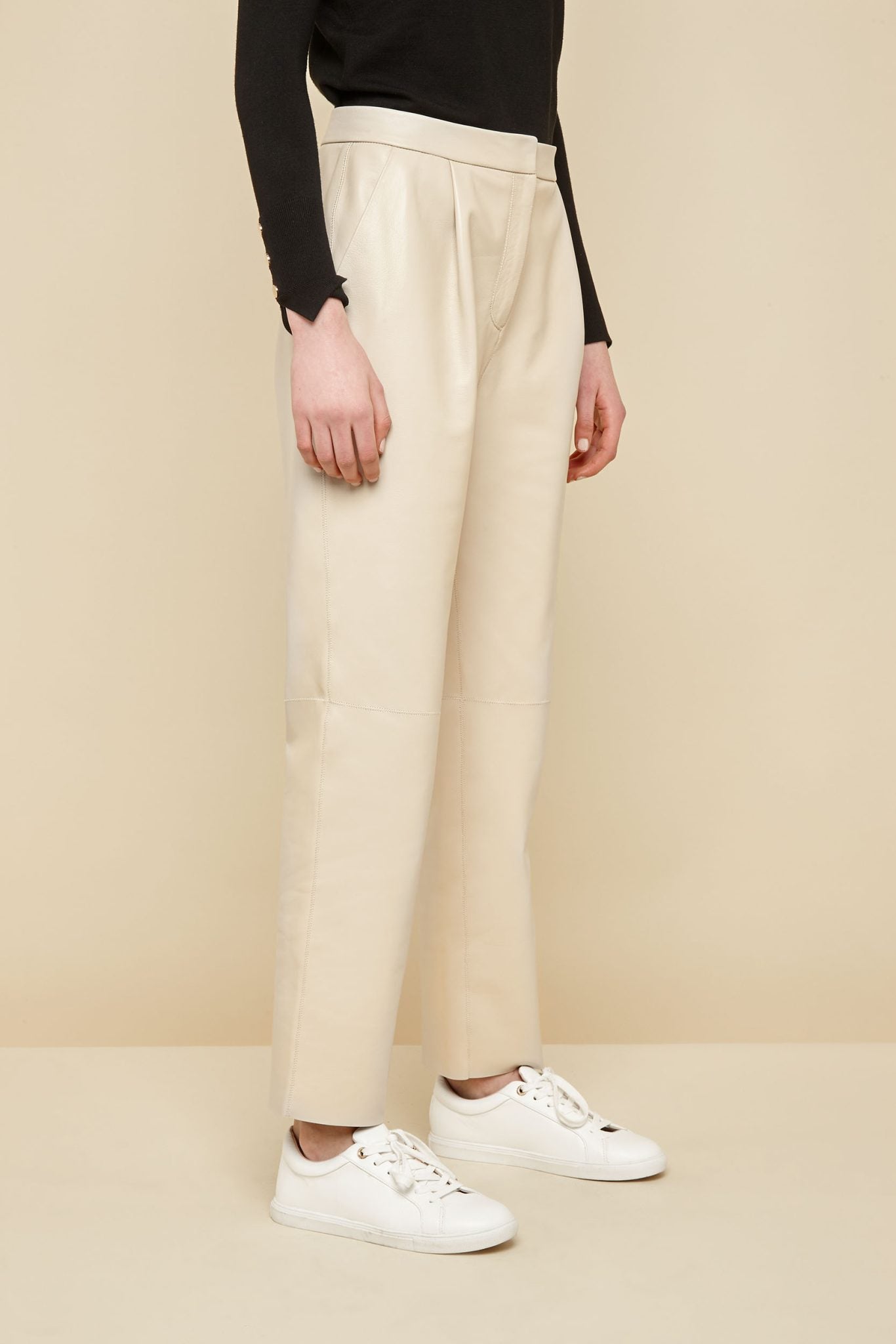 cream pleated leather trousers - women | gushlow and Cole - PPFN0-CRE - 839111