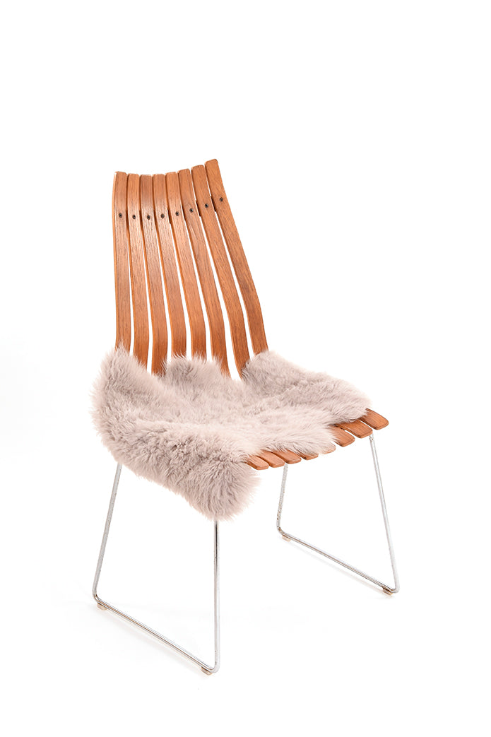 Small Curly Toscana Sheepskin Rug in Beige | Homewear | Gushlow & Cole side