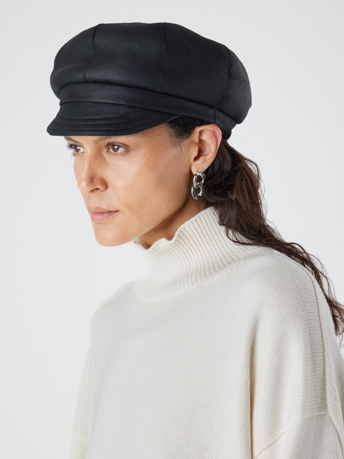 Black Shearling Carnaby Cap | Women | Gushlow & Cole - model crop side