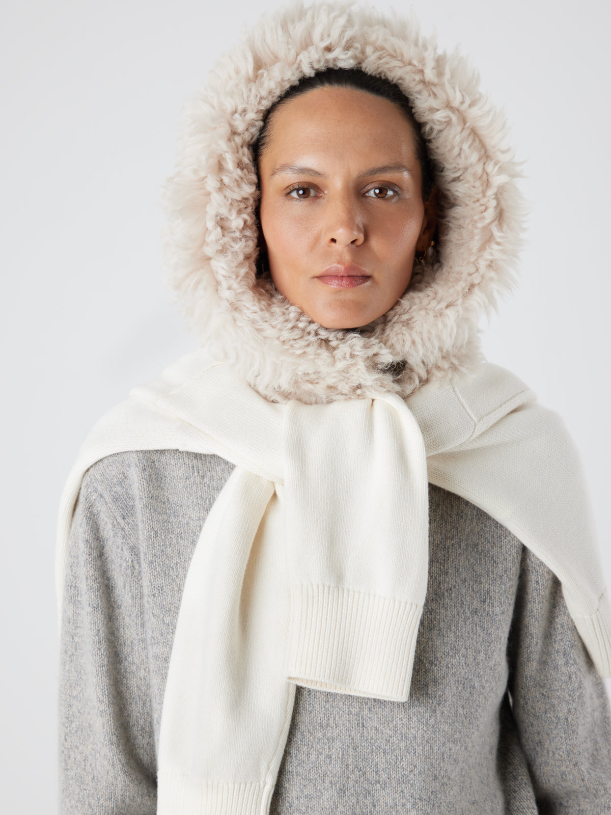 Cream Curly Shearling Hood | Womens | Gushlow & Cole - model crop