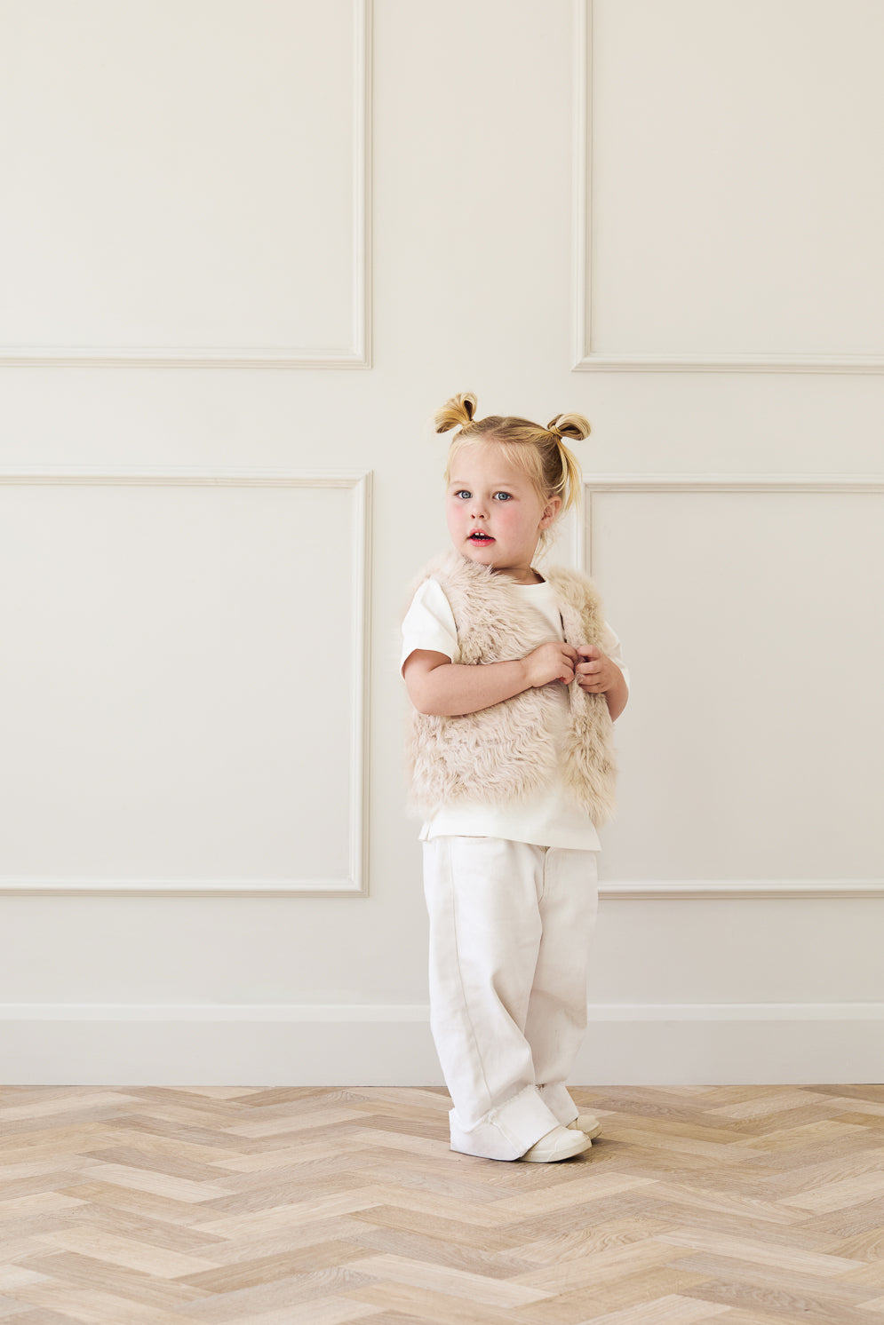 Cream Kids Curly Toscana Shearling Gilet | Kids | Gushlow & Cole - model inside gilet closed