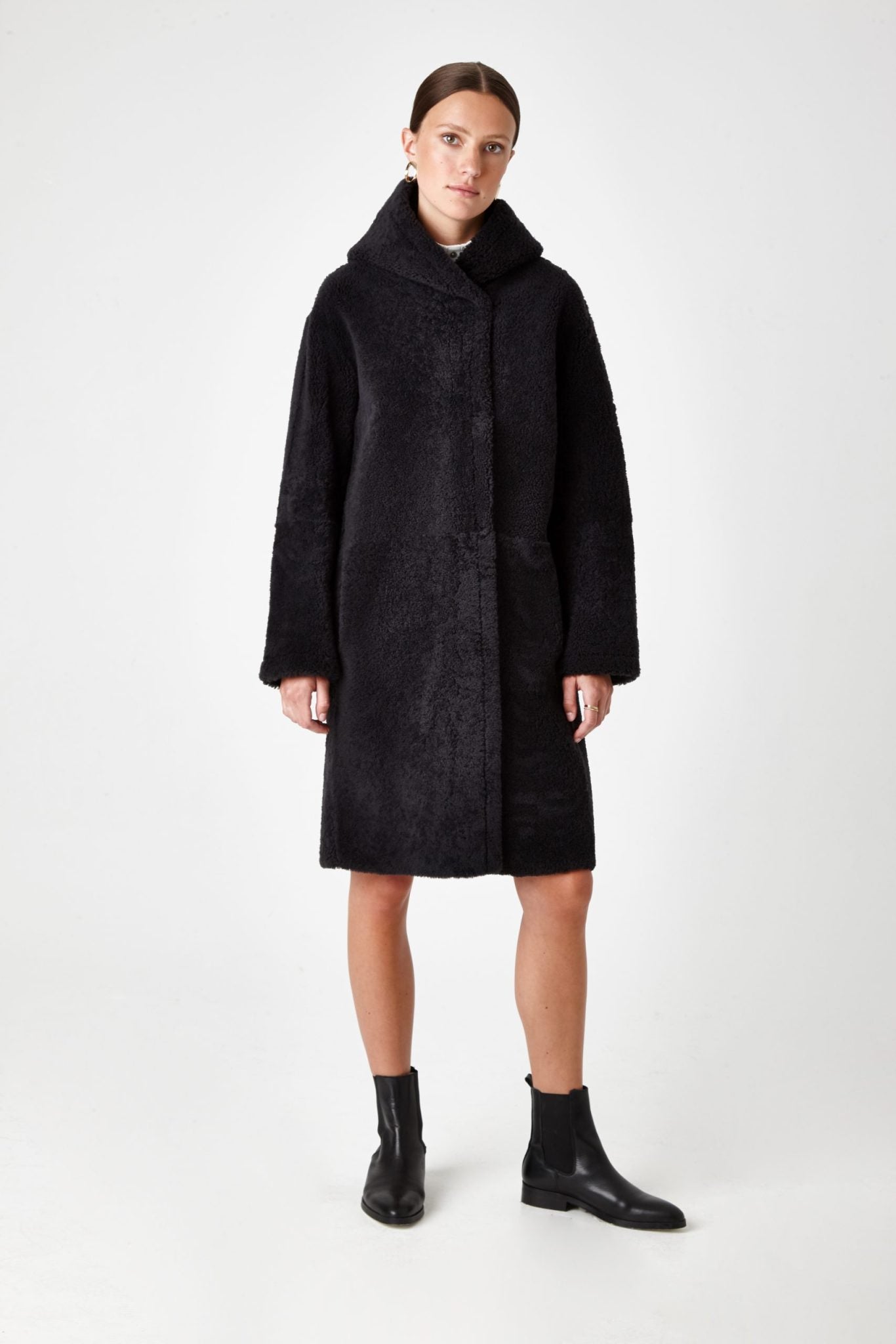 hooded shearling coat - women | Gushlow & Cole - CHODE0-GRA