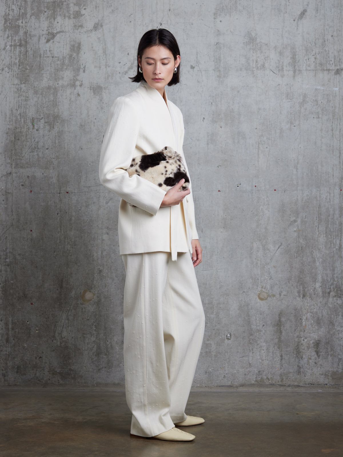 Pintos Soft Shearling Clutch Bag | Womens | Gushlow & Cole - model side