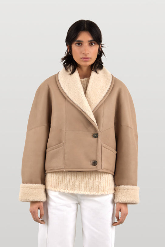 White L9020 Crop Shearling Jacket | Womens luxury shearling | Gushlow & Cole | model front 2