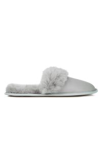 grey shearling travel slider slippers - women | gushlow and cole - cell image 2