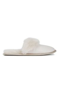 cream shearling travel slider slippers - women | gushlow and cole - cell image 2