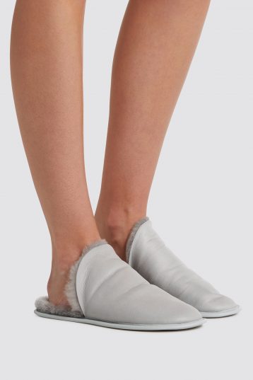 grey shearling travel slider slippers - women | gushlow and cole - cell image 1