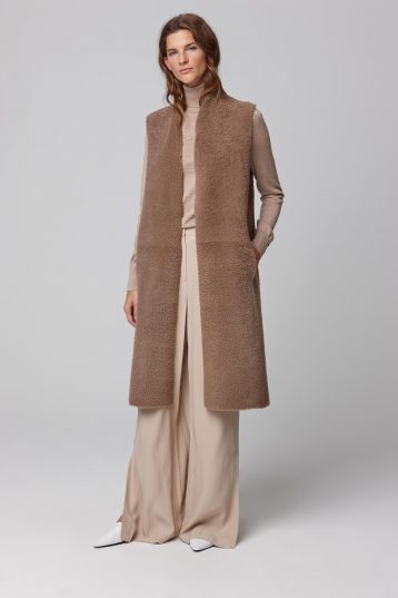 shearling sleeveless coat in camel - women | gushlow and cole - cell image 1
