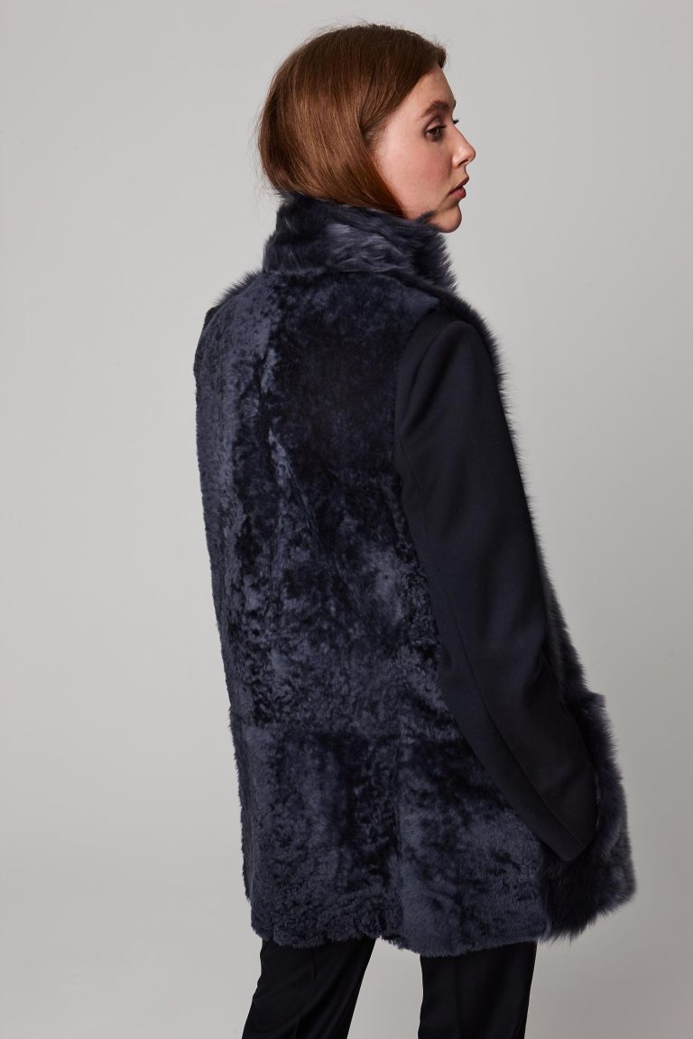 mid length mixed texture navy shearling gilet - women | gushlow and cole - cell image 3