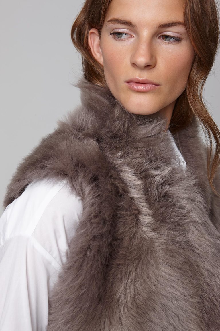 mid length mixed texture taupe shearling gilet - women | gushlow and cole - cell image 3