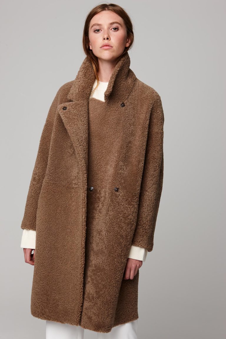3notch collar camel shearling over coat - women | gushlow and cole - cell image 2