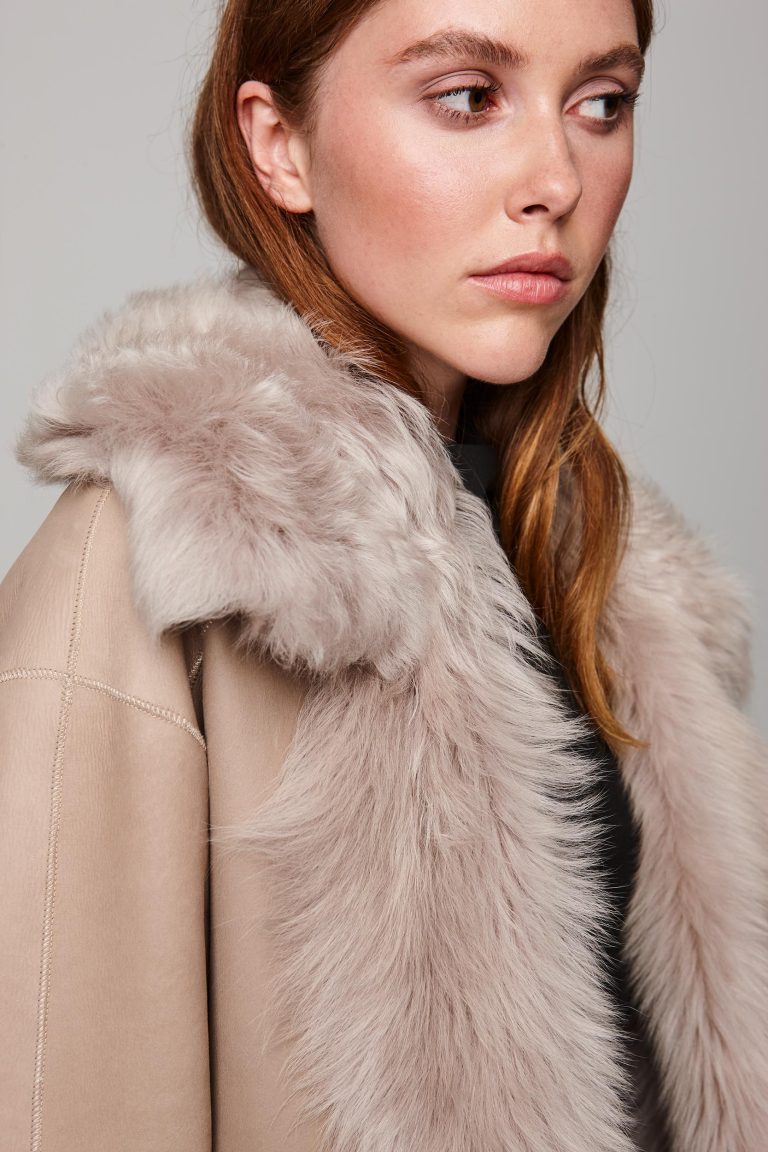 relaxed fit mixed beige shearling coat - women | gushlow and cole - cell image 6