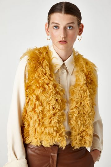 yellow shearling crop gilet - women | gushlow & Cole - GCCR0-SUN