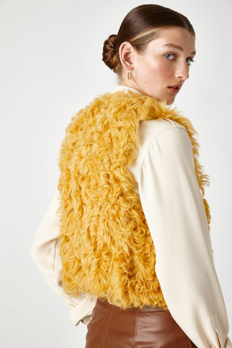 yellow shearling crop gilet - women | gushlow & Cole - GCCR0-SUN