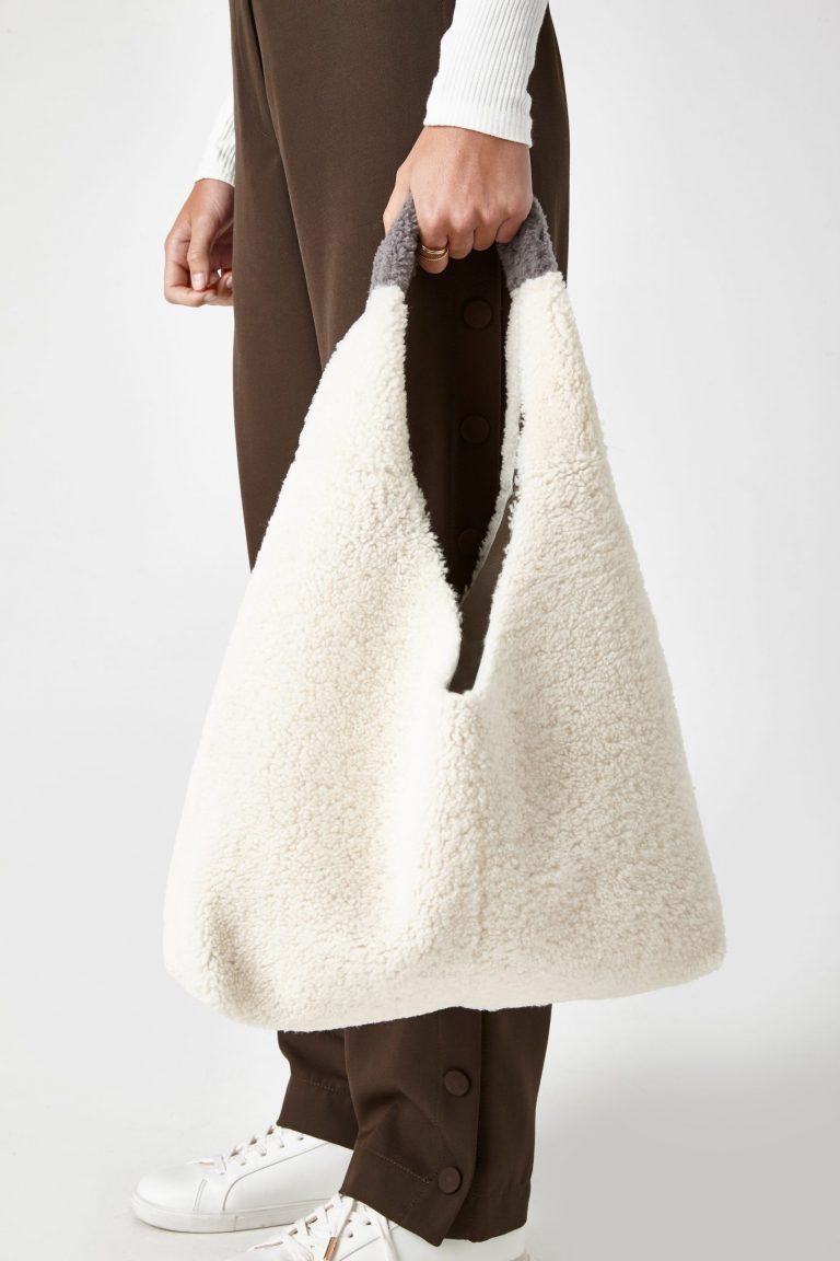 white shearling slouch bag - women | gushlow & Cole - BMSLOE-CLK
