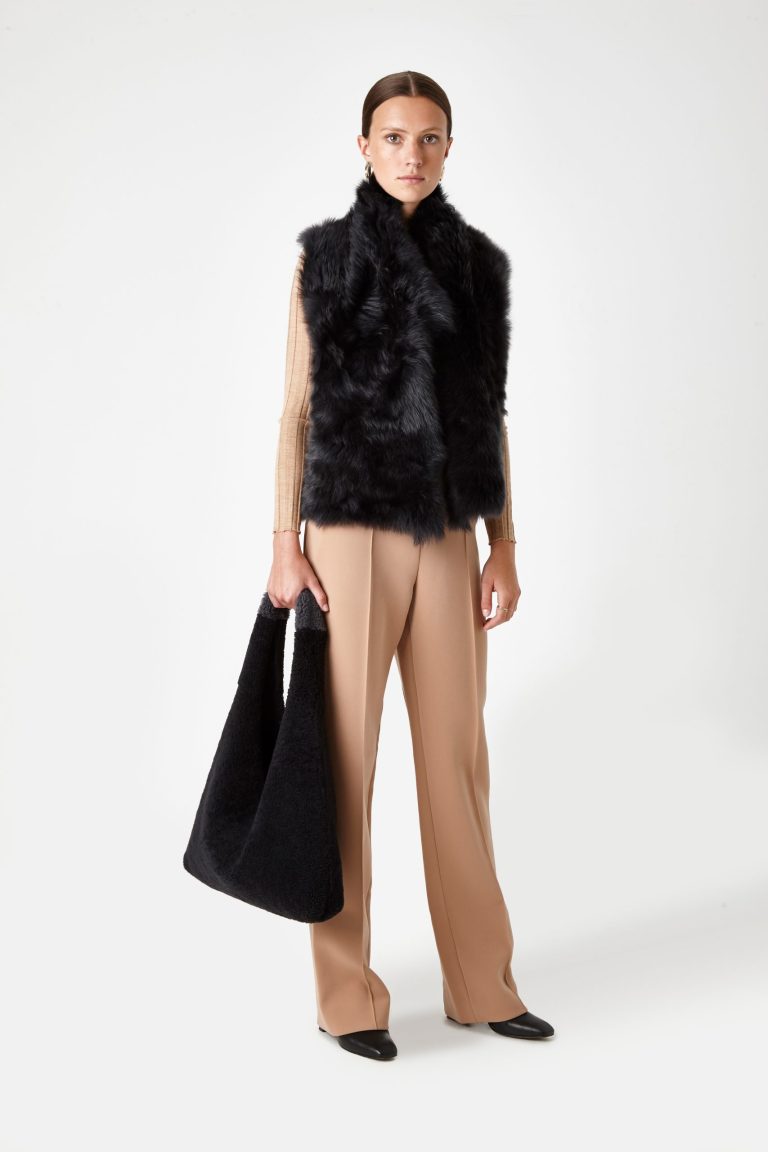 dark grey shearling slouch bag - women | gushlow & Cole - BMSLOE-GRA