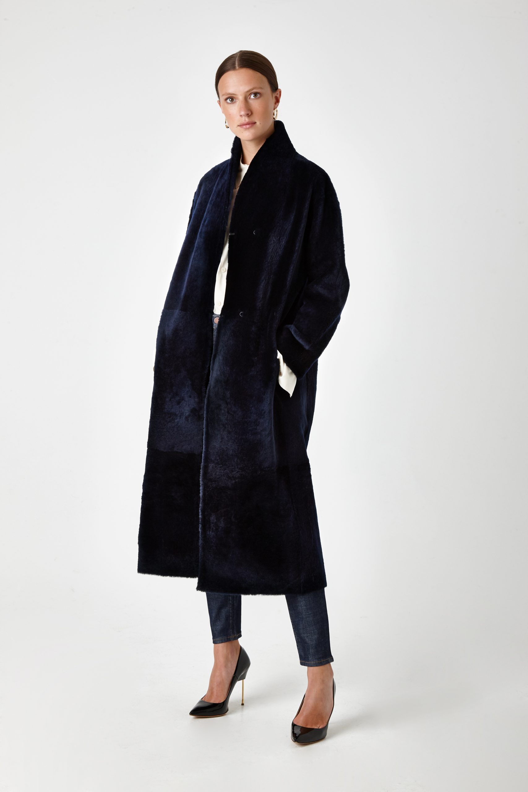 long shearling coat - women | Gushlow & Cole - CXCBL0-NAV