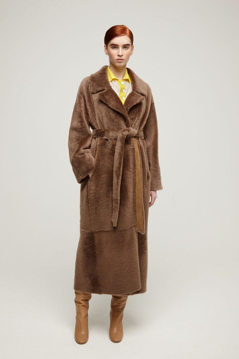 Oversized Shearling Trench Coat in Camel | Women | Gushlow & Cole 3
