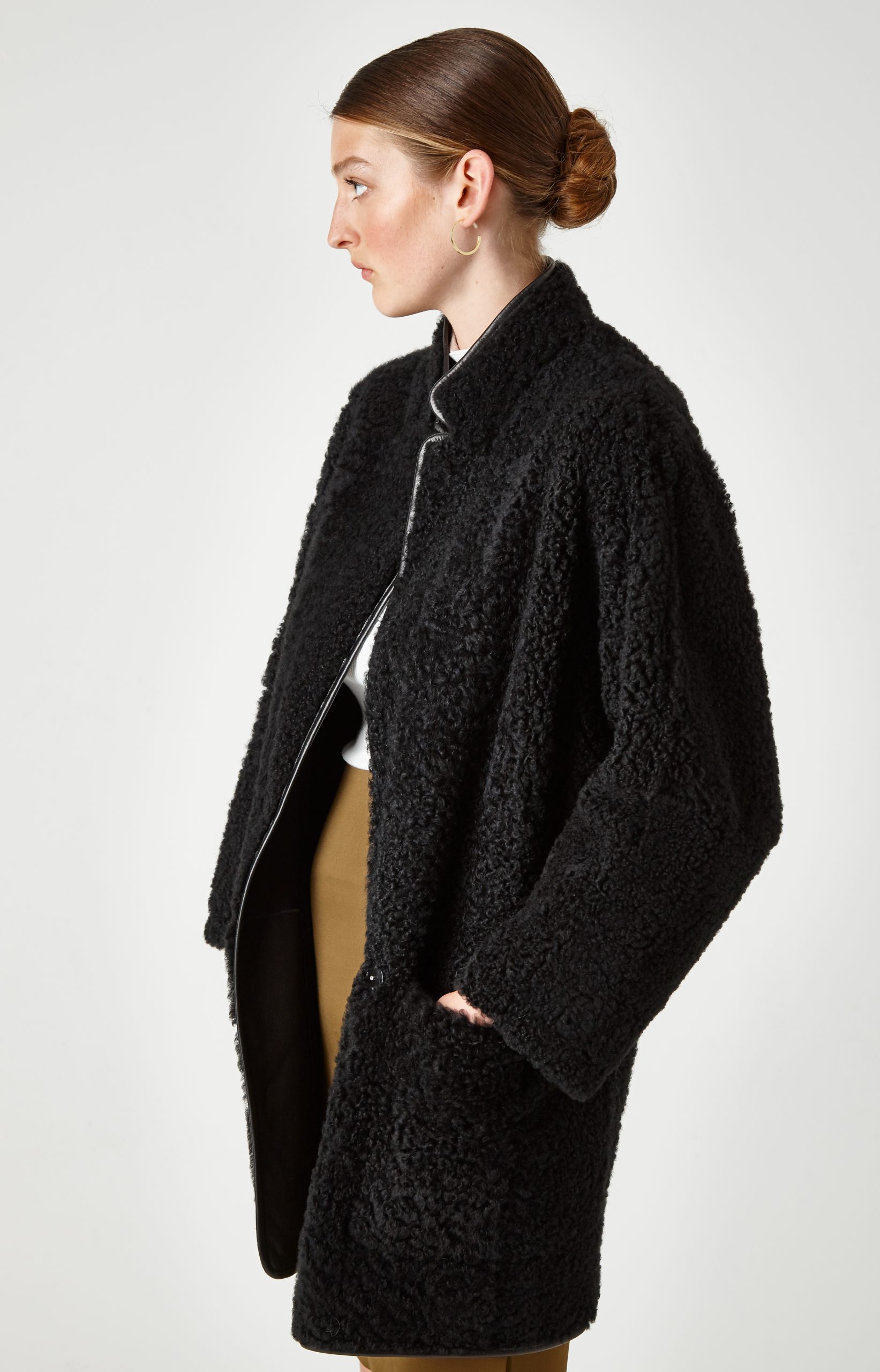 batwing shearling Coat - women | Gushlow & Cole - JXBWC0-BLK