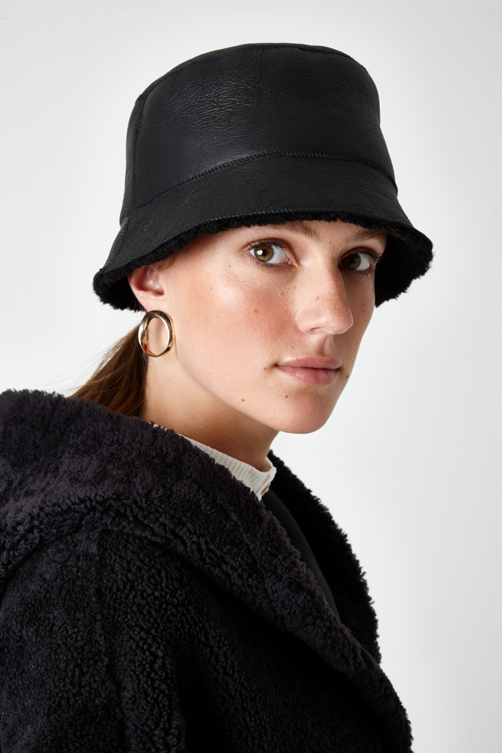 Shearling Bucket Hat in Black | Women | Gushlow & Cole