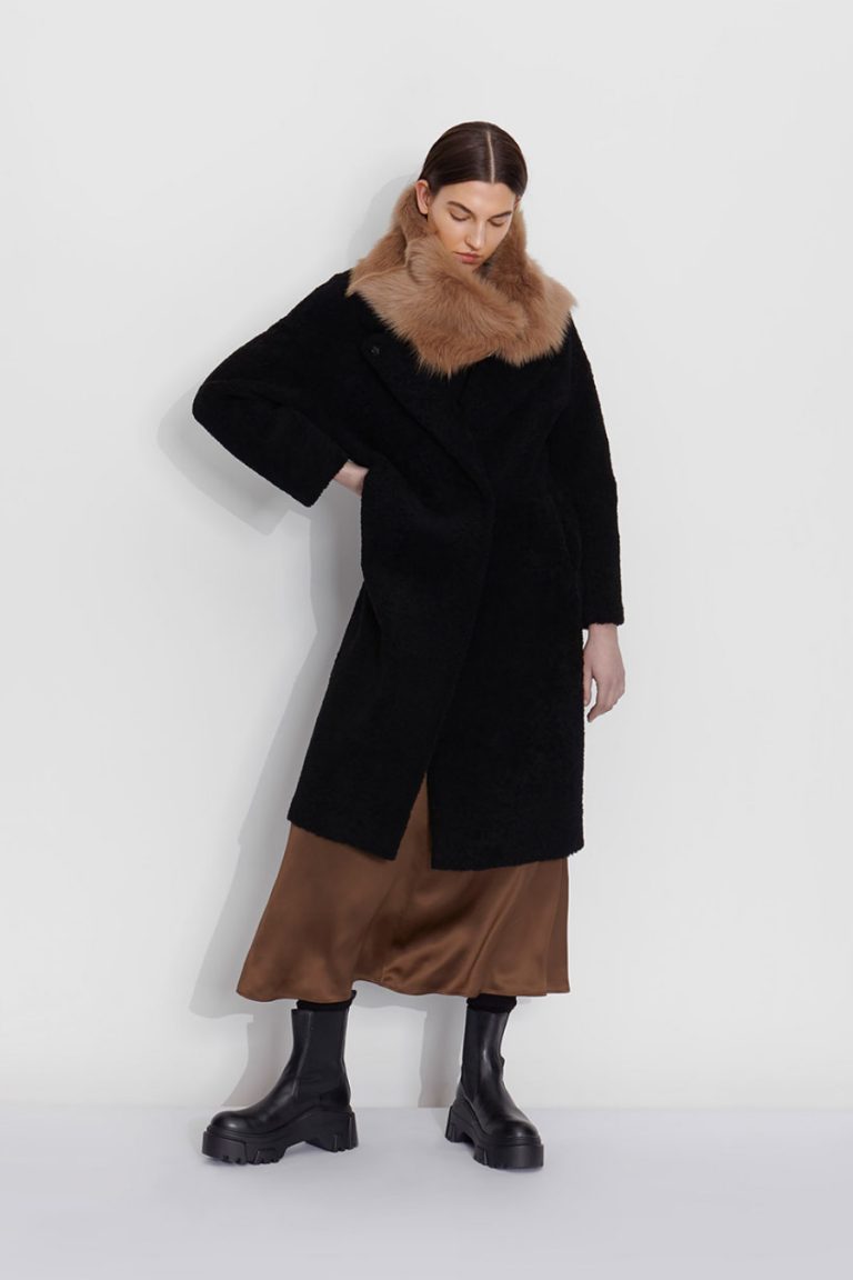 Baby Button Shearling Scarf in Camel | Women | Gushlow & Cole 3
