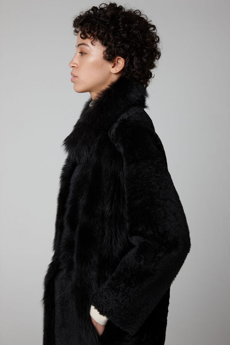 Black Relaxed Fit Mixed Shearling Taper Coat - model crop wool out - women | Gushlow & Cole