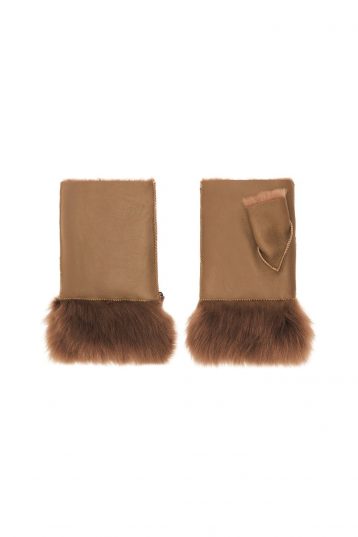 camel mini shearling mittens - model - women | Gushlow & Cole cut out