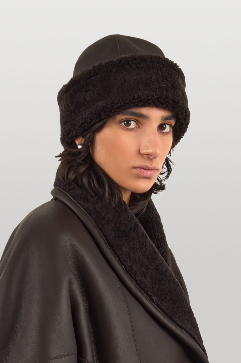 Brown Chiswick Shearling Hat | Womens Luxury Shearling | Gushlow & Cole | model side