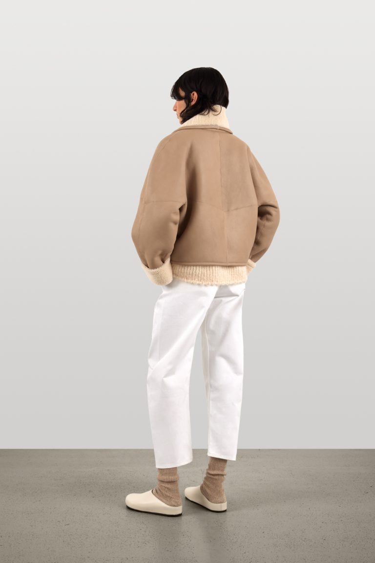 White L9020 Crop Shearling Jacket | Womens luxury shearling | Gushlow & Cole | model back