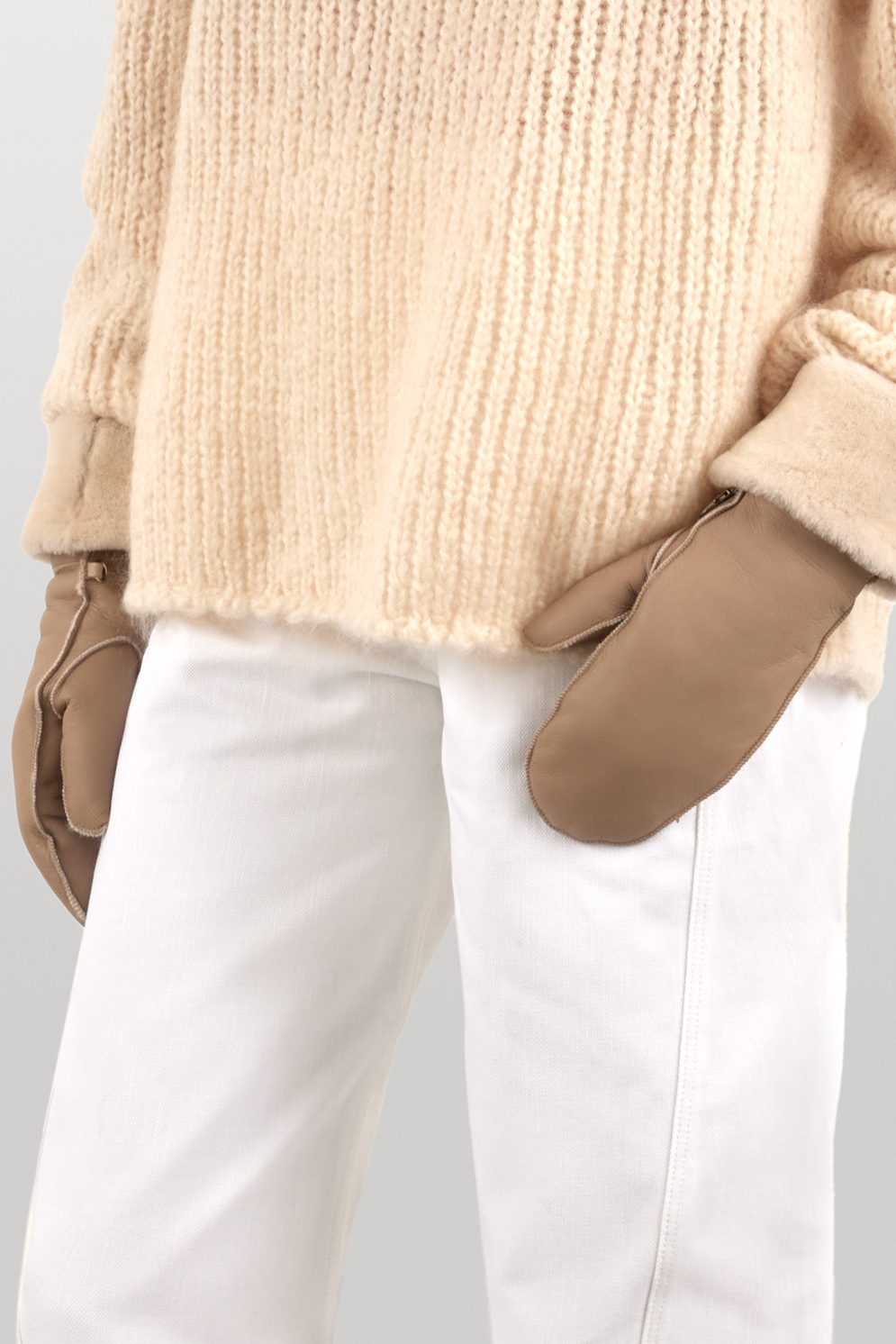 Stone White Gauntlet Shearling Mittens | Womens Luxury Shearling | Gushlow & Cole | Model crop in